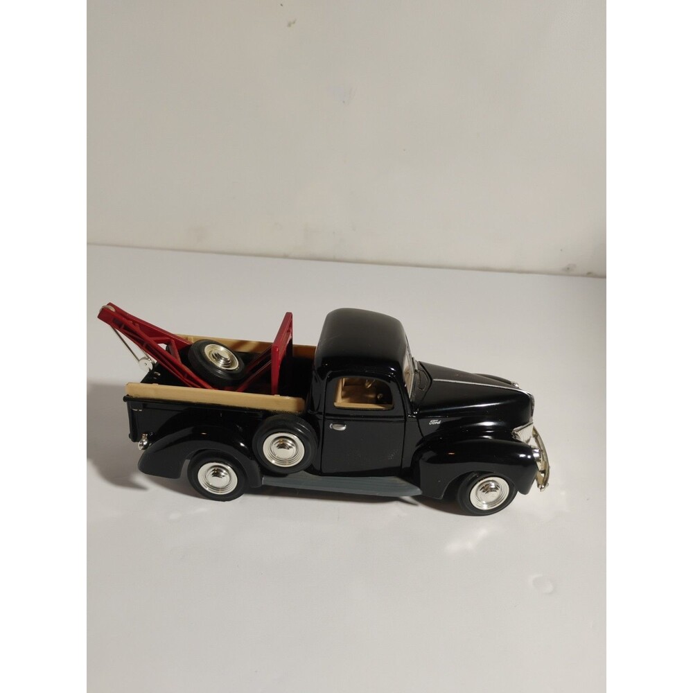 1/24 MOTORMAX 1940 FORD TOW TRUCK BLACK Silver Wheels